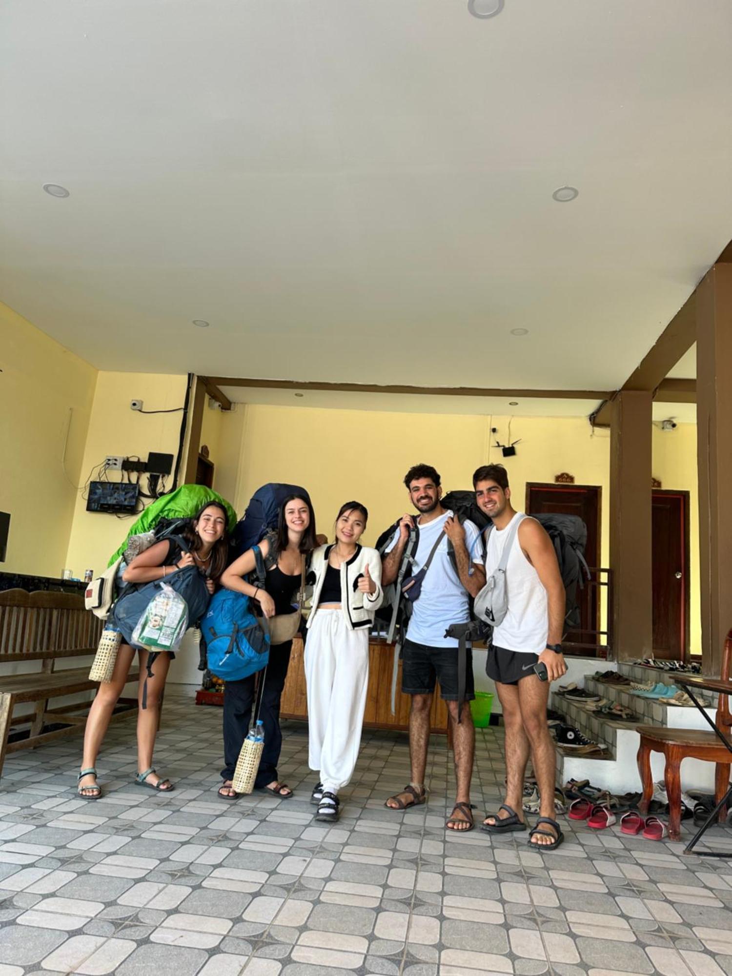Vang Vieng Guesthouse Exterior photo